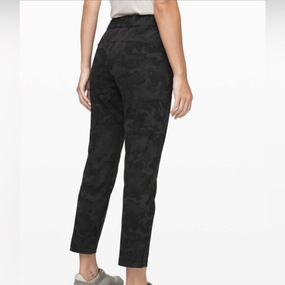 Lululemon On The Fly 7/8 Pant Incognito Camo Multi Grey - Picture 3 of 10